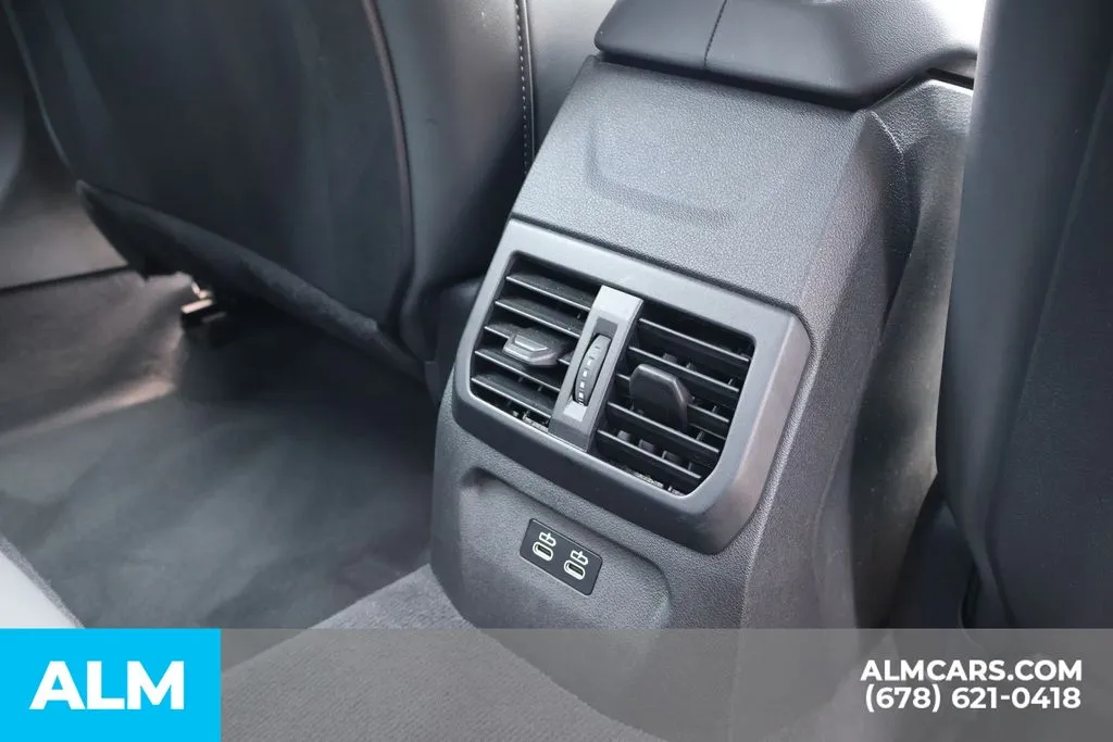 BMW 2 Series photo 24