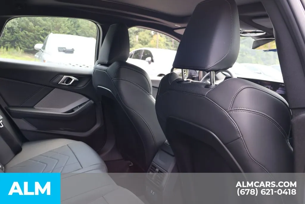 BMW 2 Series photo 22
