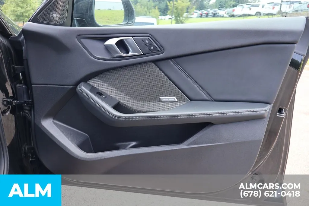 BMW 2 Series photo 29