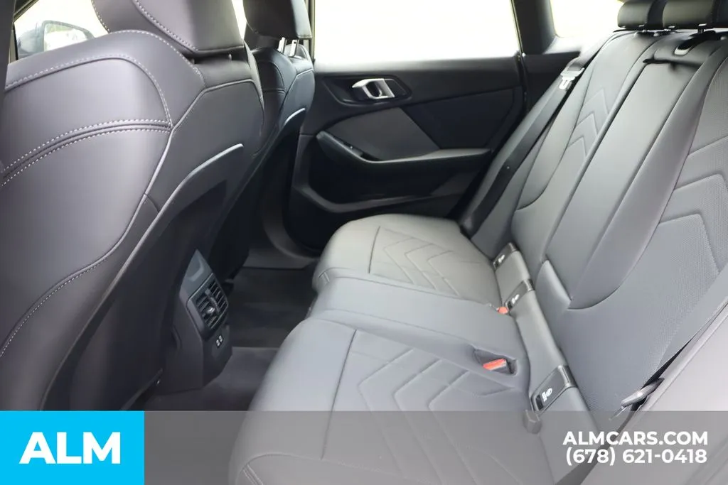 BMW 2 Series photo 17