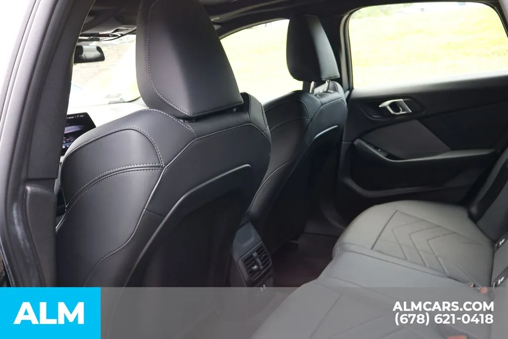 BMW 2 Series photo 18