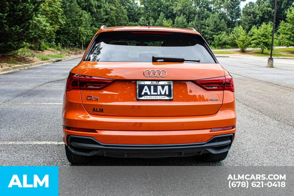 Audi Q3 photo 10