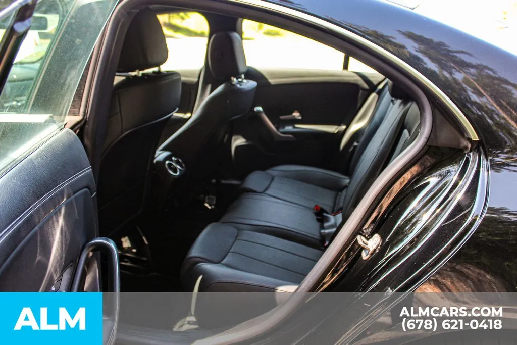Mercedes-Benz CLA photo 16