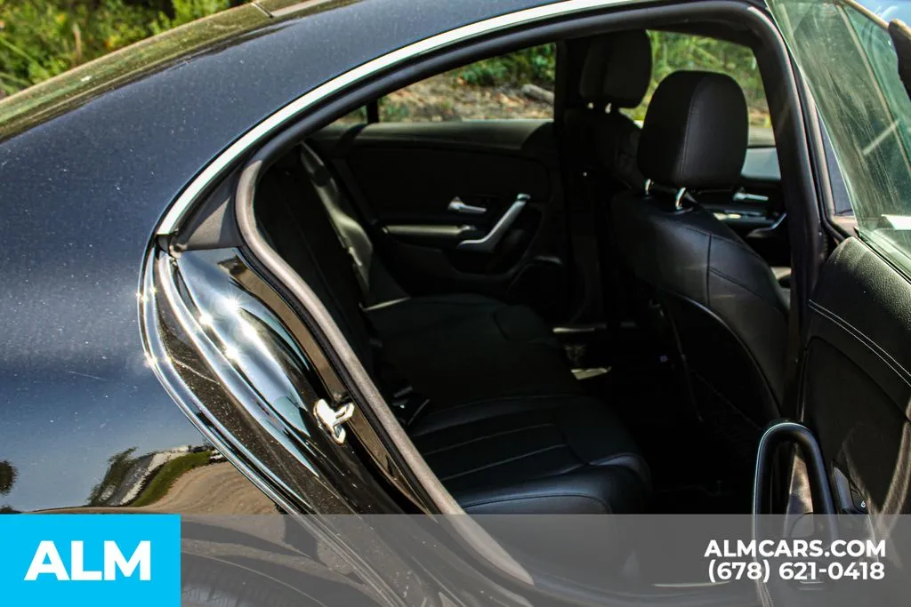 Mercedes-Benz CLA photo 17