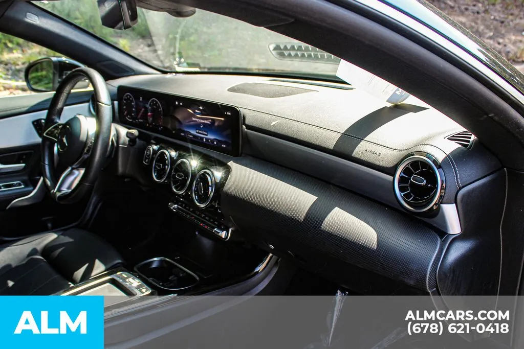 Mercedes-Benz CLA photo 21