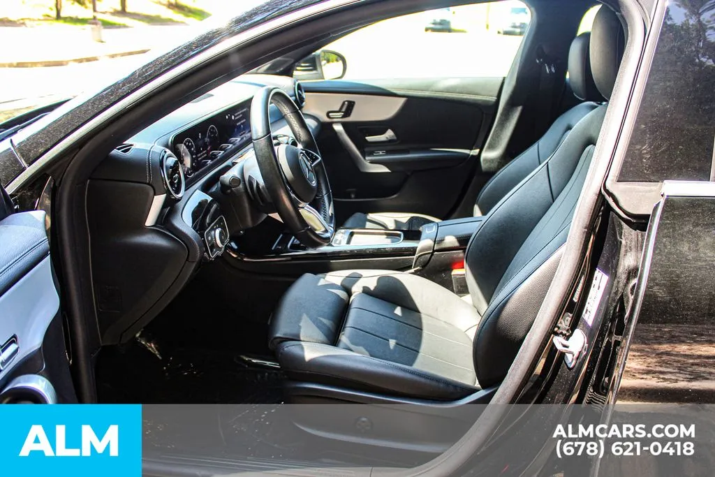 Mercedes-Benz CLA photo 15