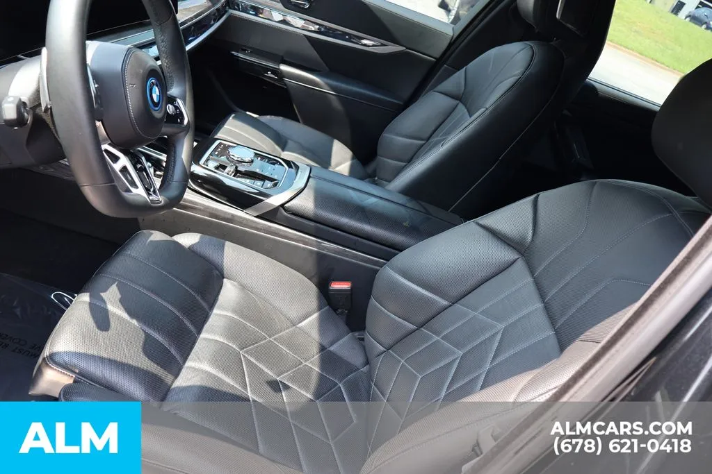 BMW i7 photo 10