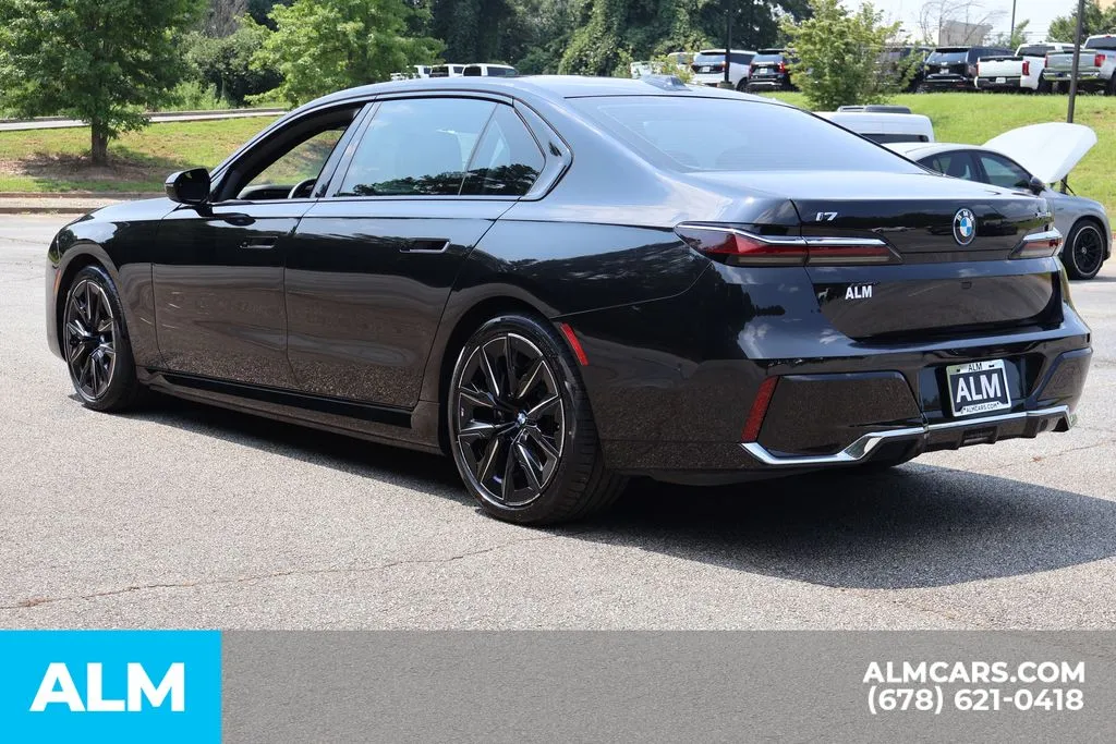 BMW i7 photo 8