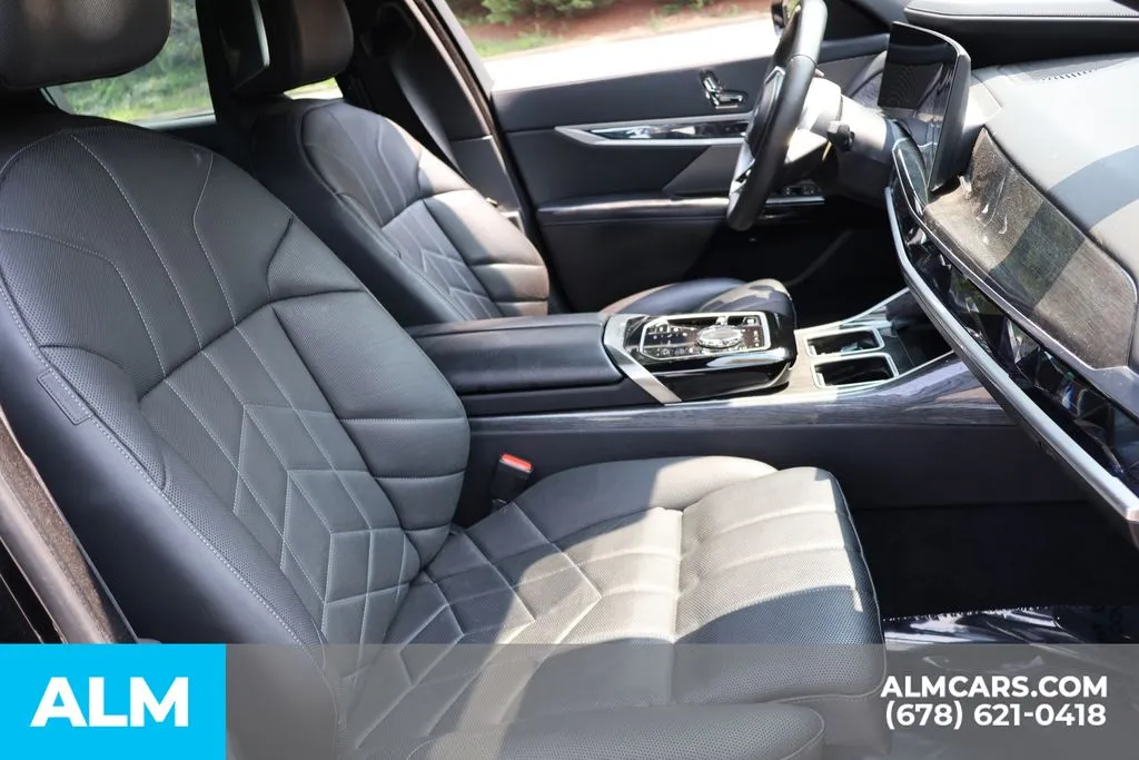 BMW i7 photo 29