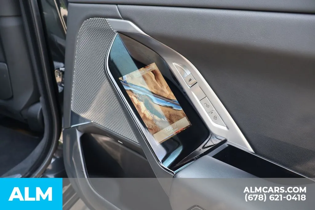 BMW i7 photo 24