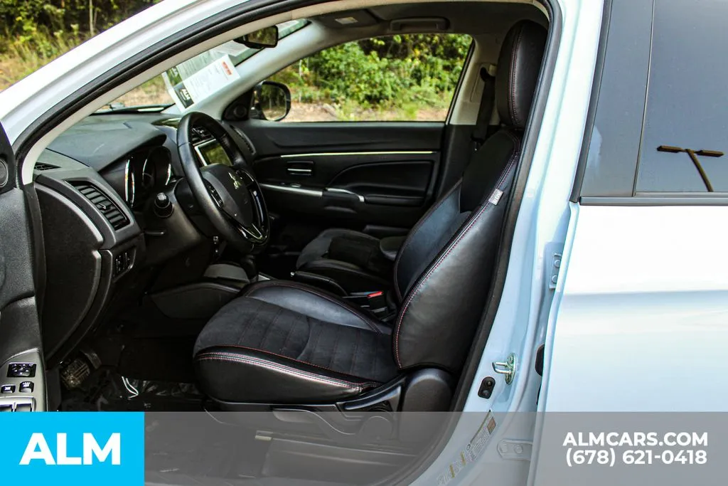 Mitsubishi Outlander Sport photo 16