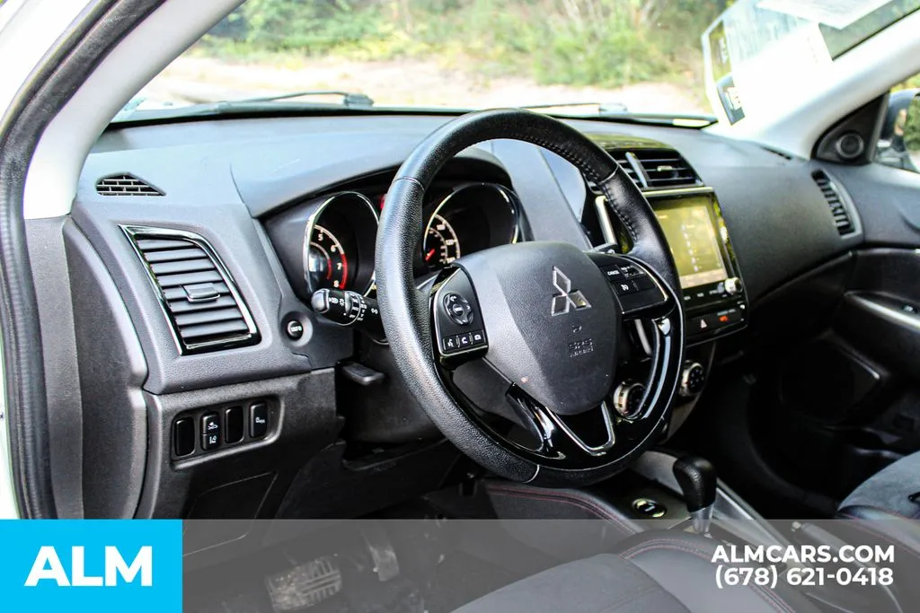 Mitsubishi Outlander Sport photo 18