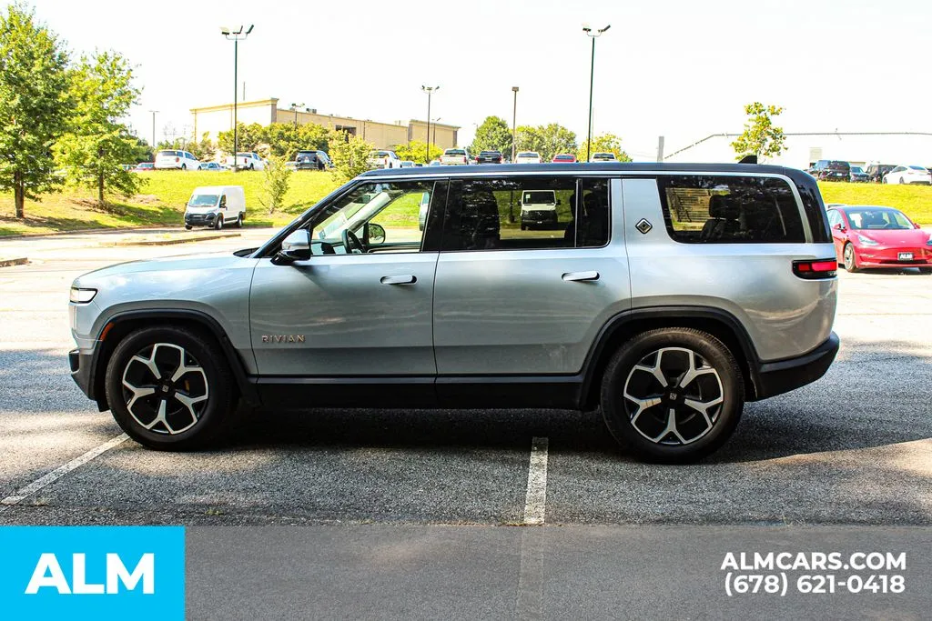 Rivian R1S photo 6