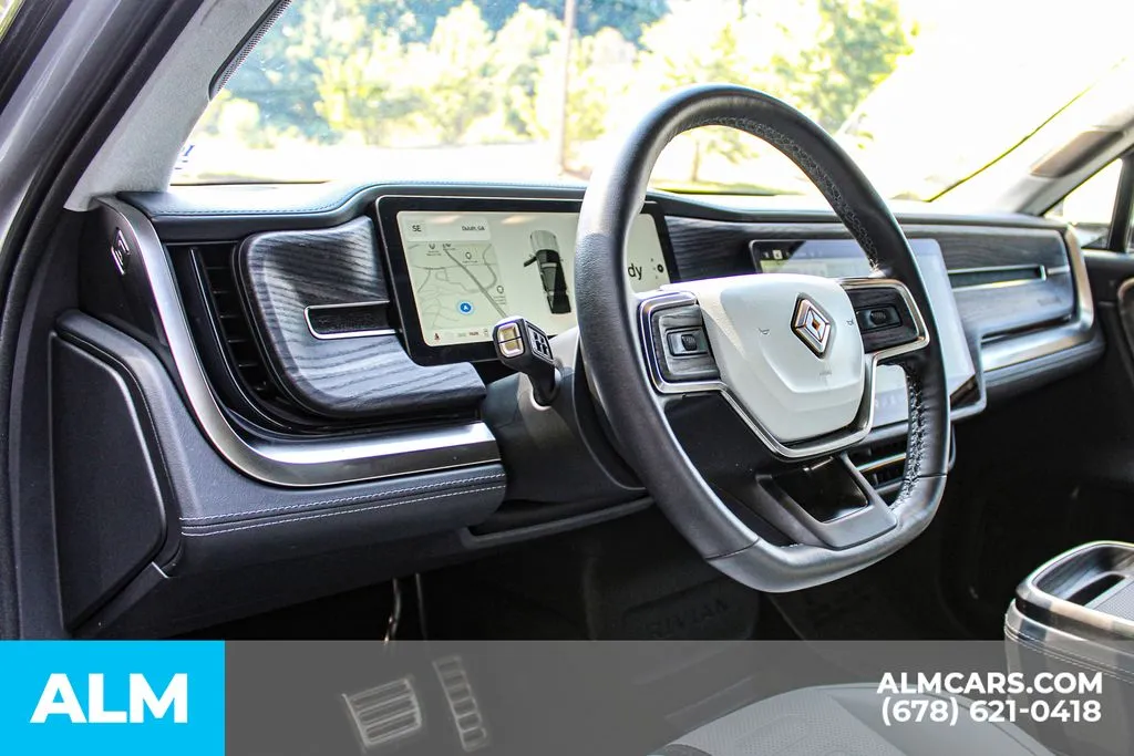 Rivian R1S photo 30