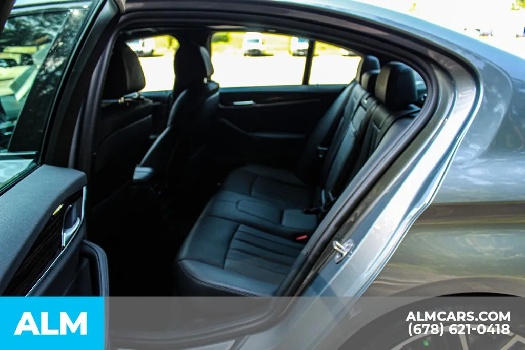 BMW 5 Series photo 17