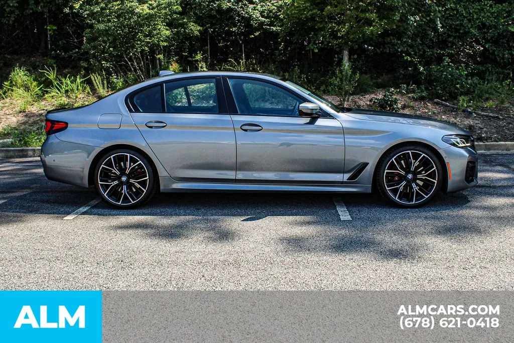 BMW 5 Series photo 8