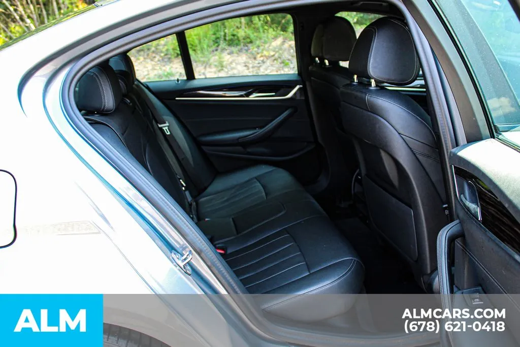 BMW 5 Series photo 18