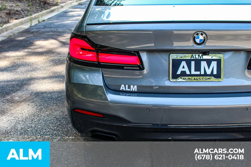 BMW 5 Series photo 12