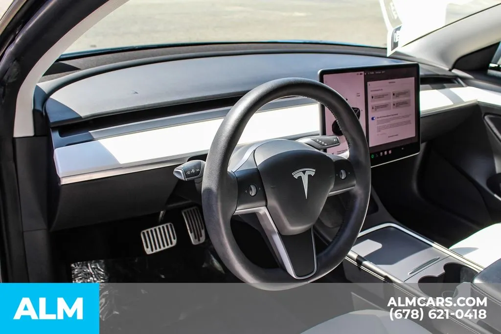 Tesla Model 3 photo 29