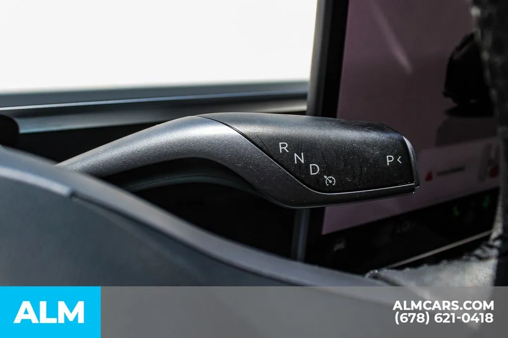 Tesla Model 3 photo 28
