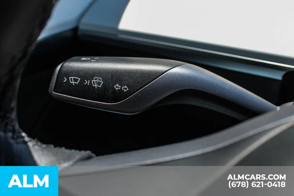 Tesla Model 3 photo 27