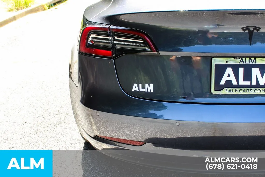 Tesla Model 3 photo 12