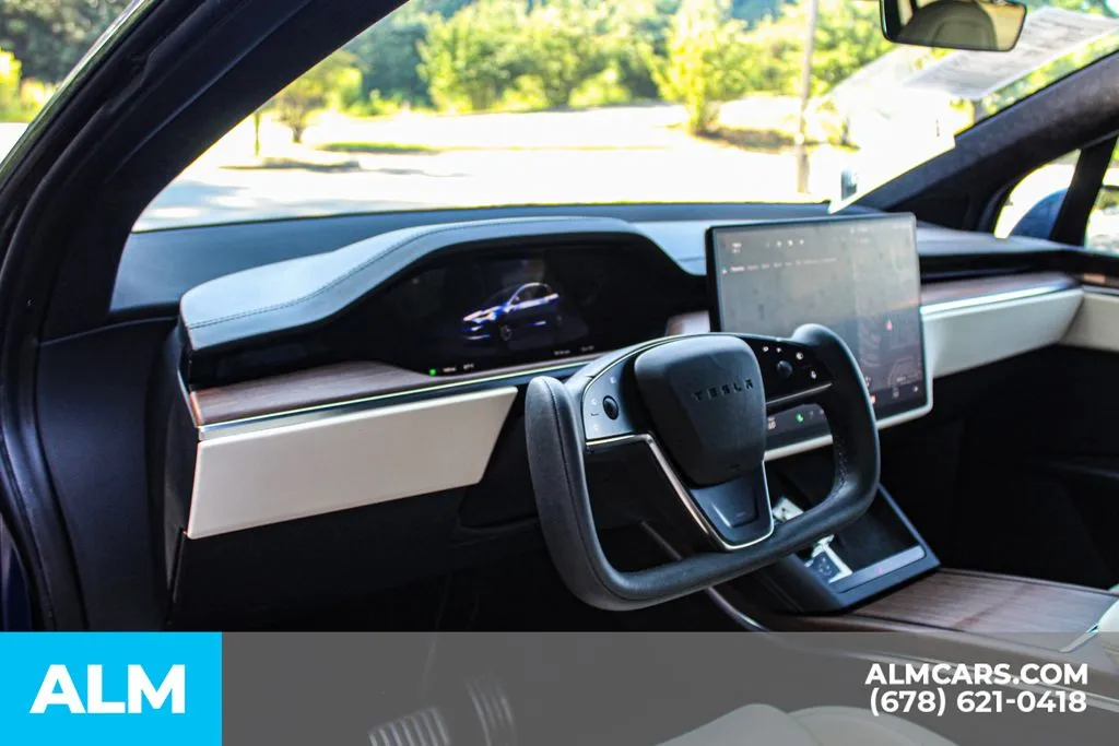 Tesla Model X photo 23