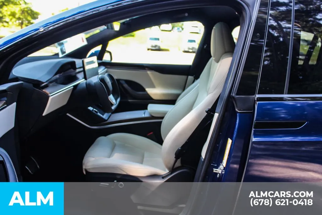 Tesla Model X photo 16