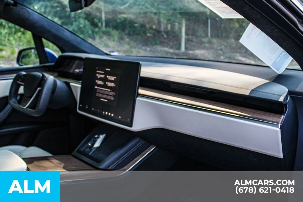 Tesla Model X photo 24