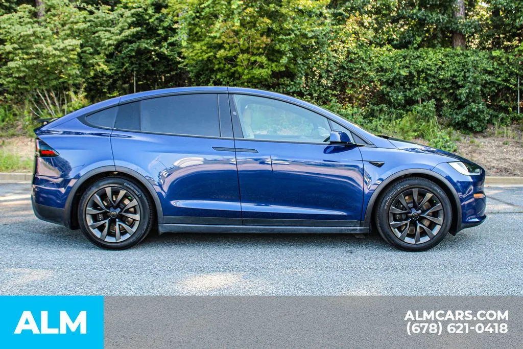Tesla Model X photo 8