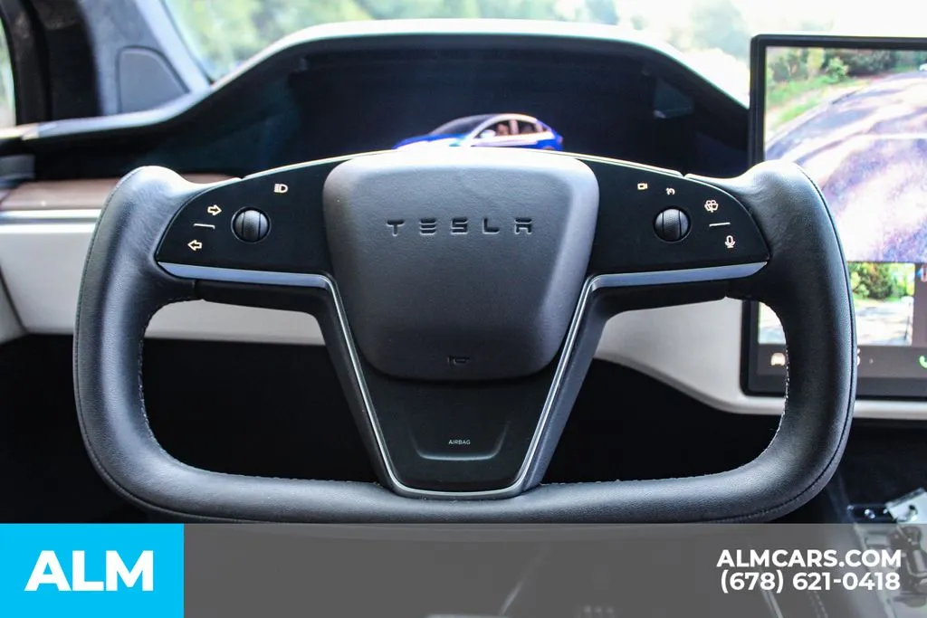 Tesla Model X photo 26