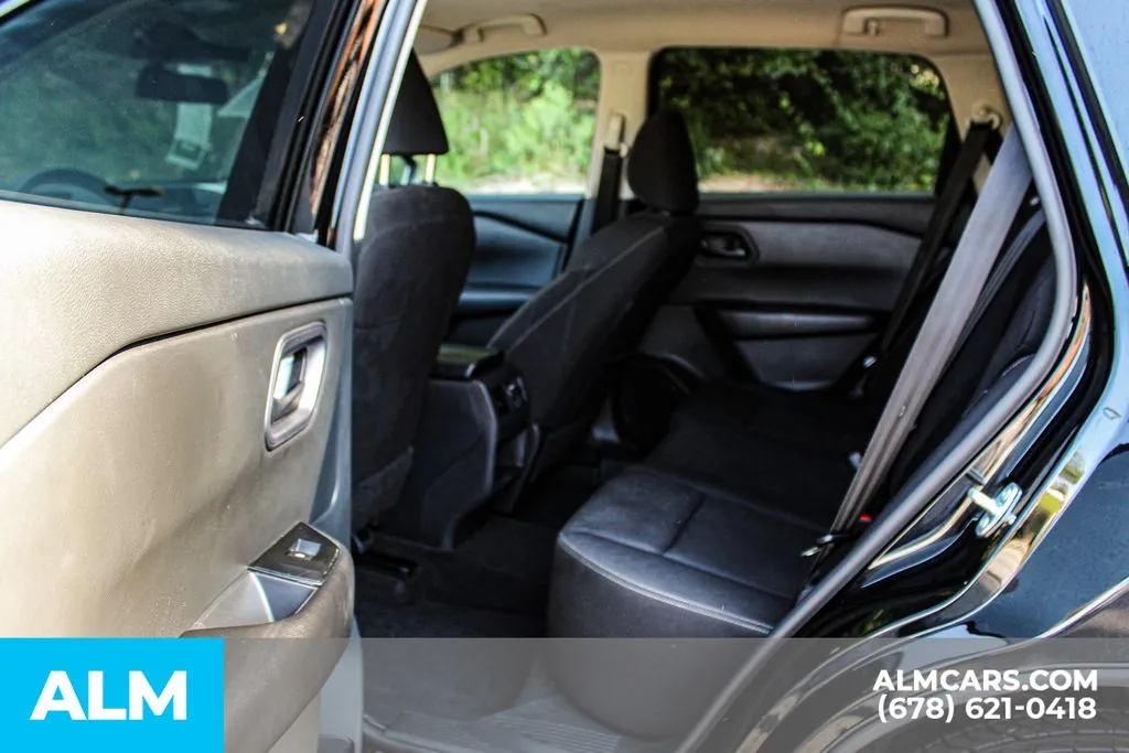 Nissan Rogue photo 16