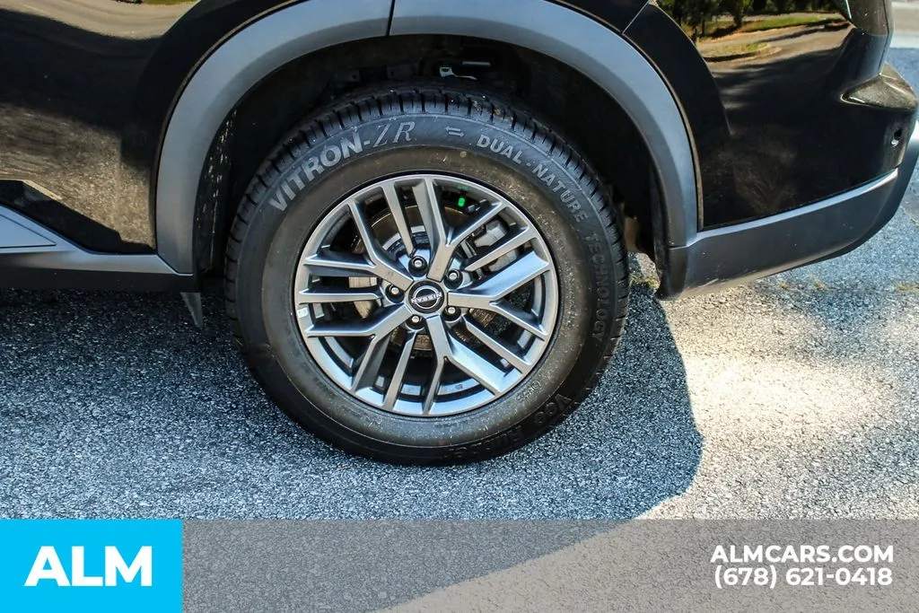 Nissan Rogue photo 14