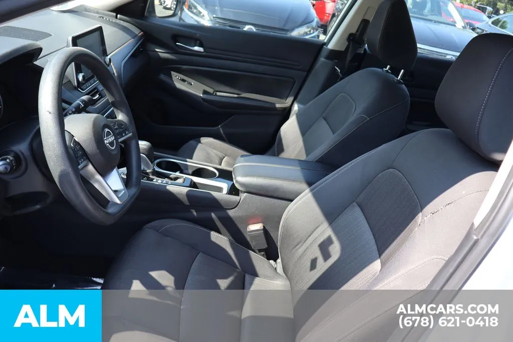Nissan Altima photo 10