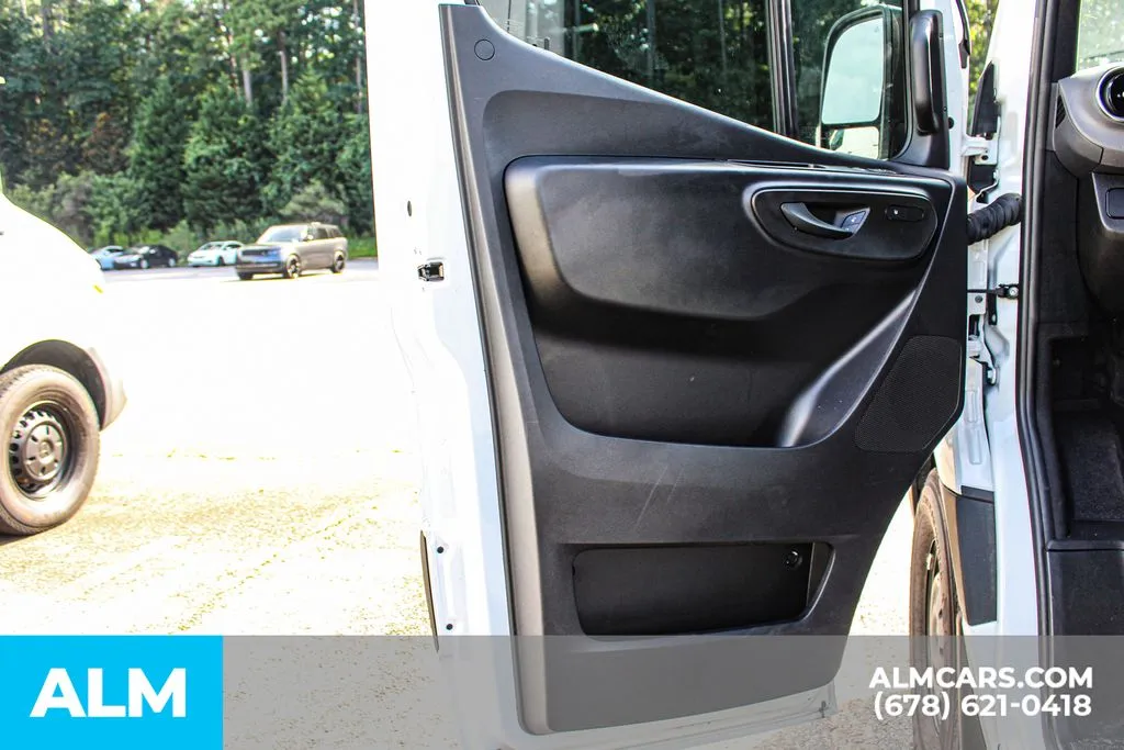 Mercedes-Benz Sprinter 2500 photo 32