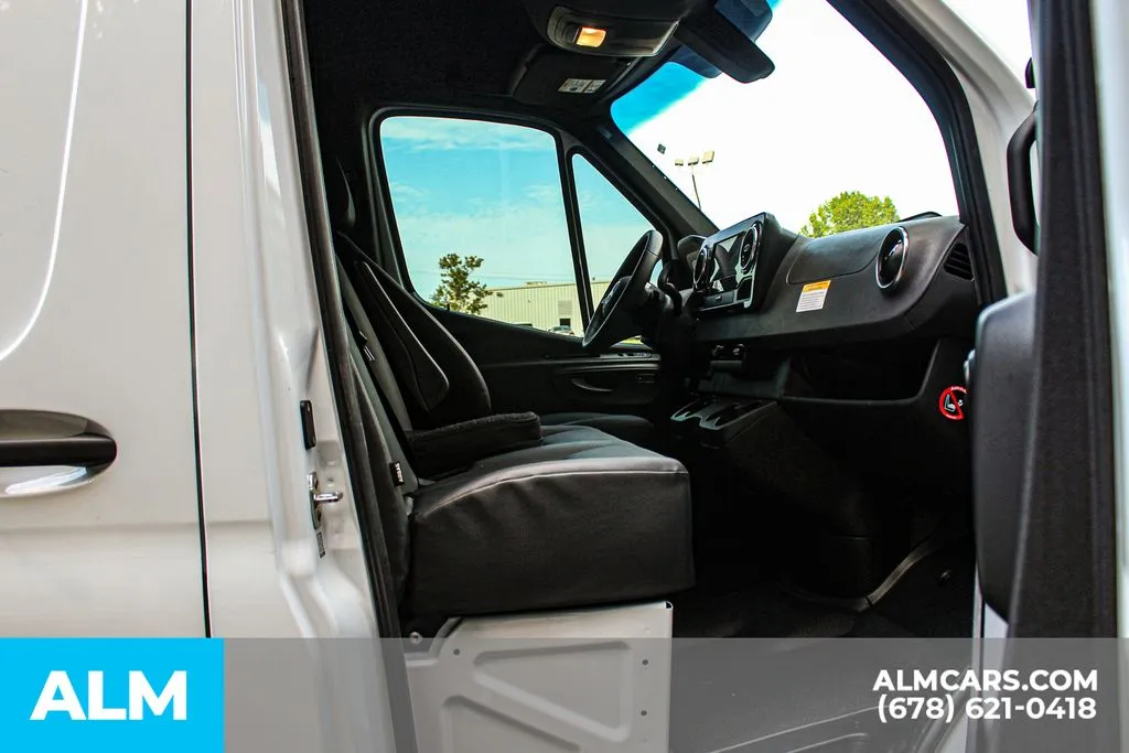 Mercedes-Benz Sprinter 2500 photo 16