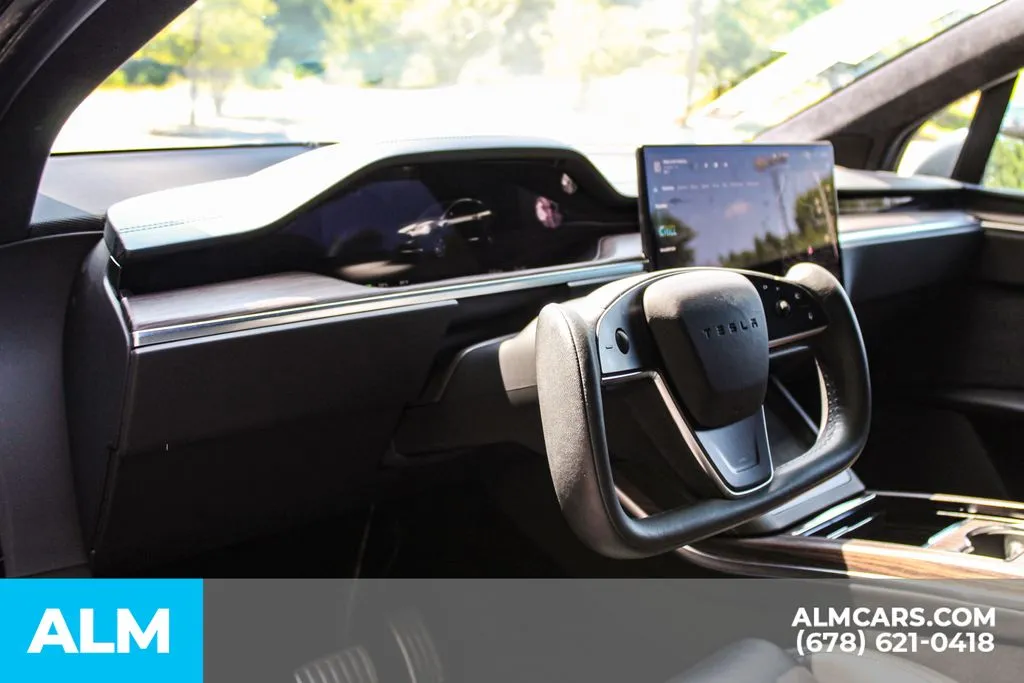 Tesla Model X photo 23