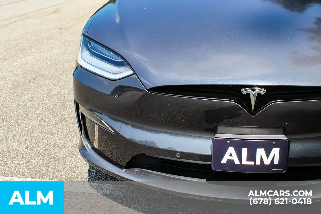 Tesla Model X photo 10