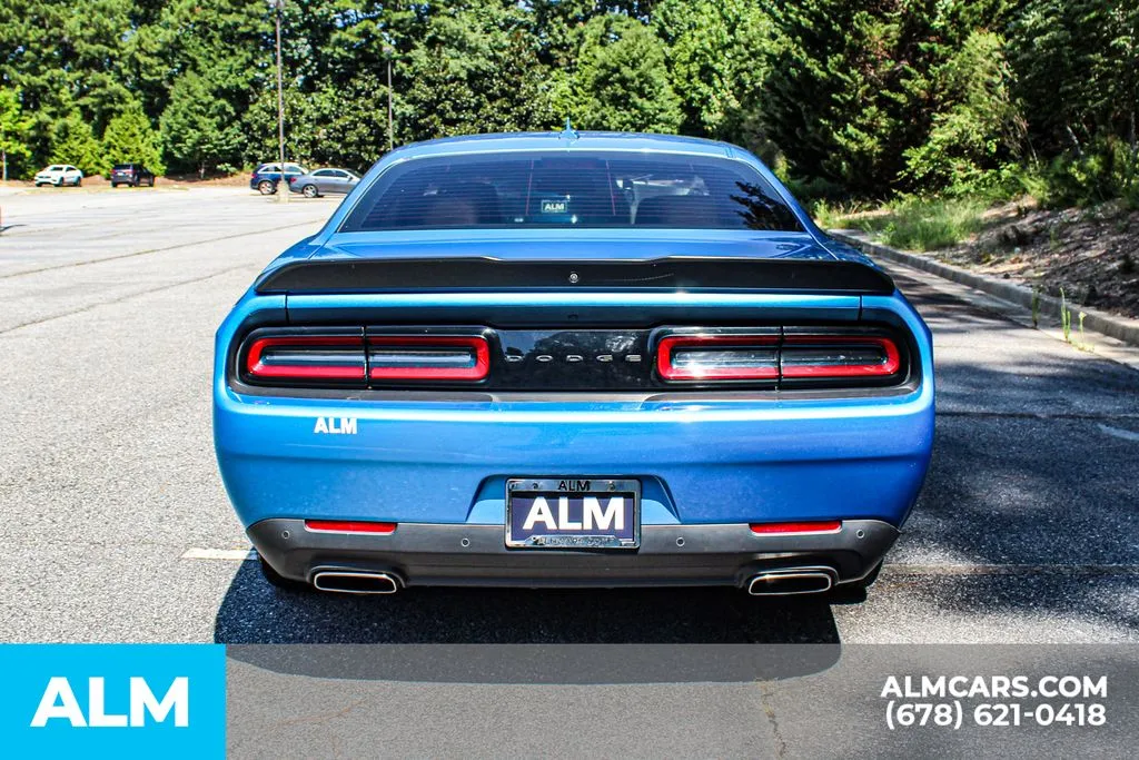 Dodge Challenger photo 10