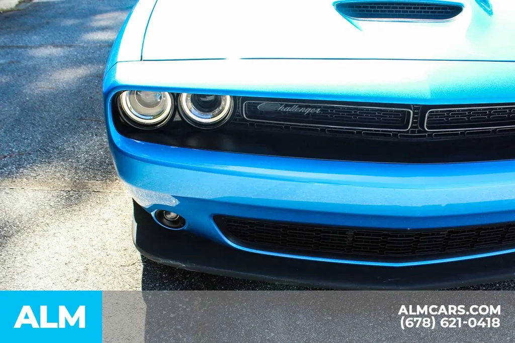 Dodge Challenger photo 11