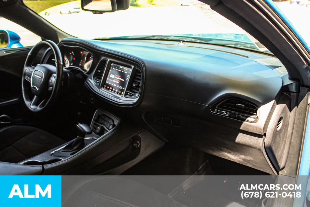 Dodge Challenger photo 22