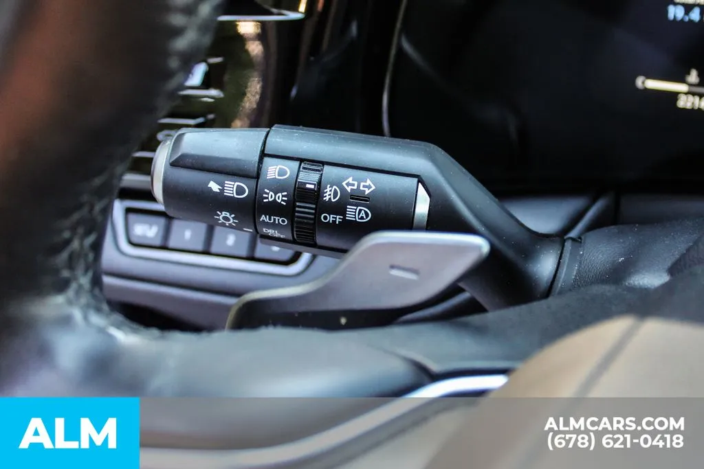 Lexus TX photo 31