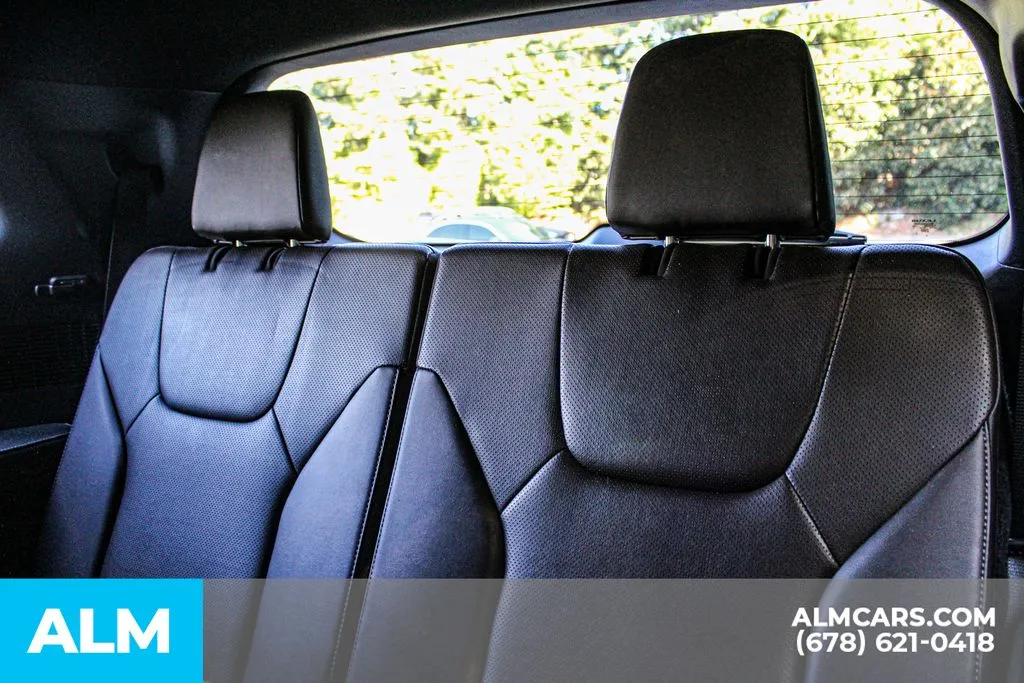 Lexus TX photo 18