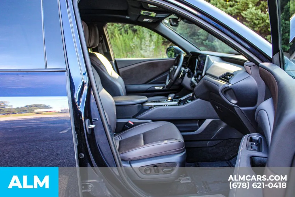 Lexus TX photo 22