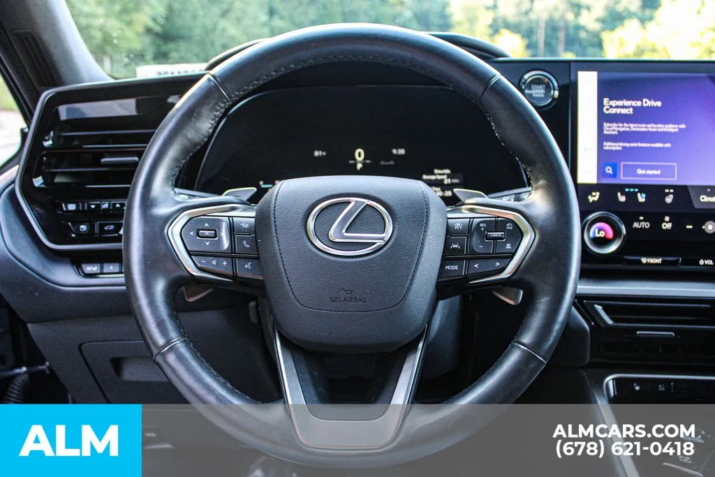 Lexus TX photo 27