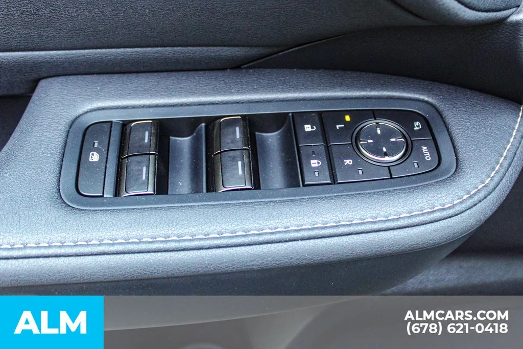 Lexus TX photo 42