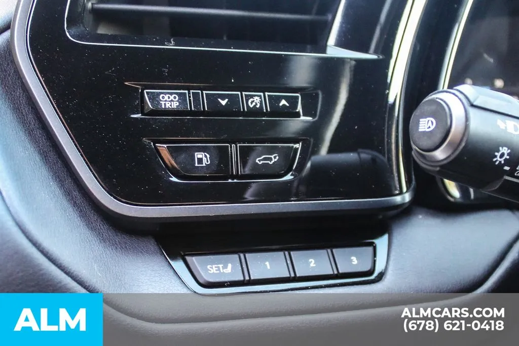 Lexus TX photo 33