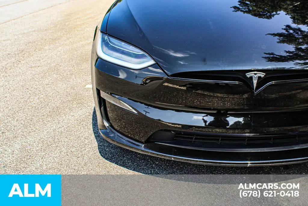 Tesla Model X photo 11