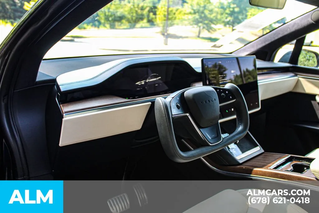 Tesla Model X photo 28