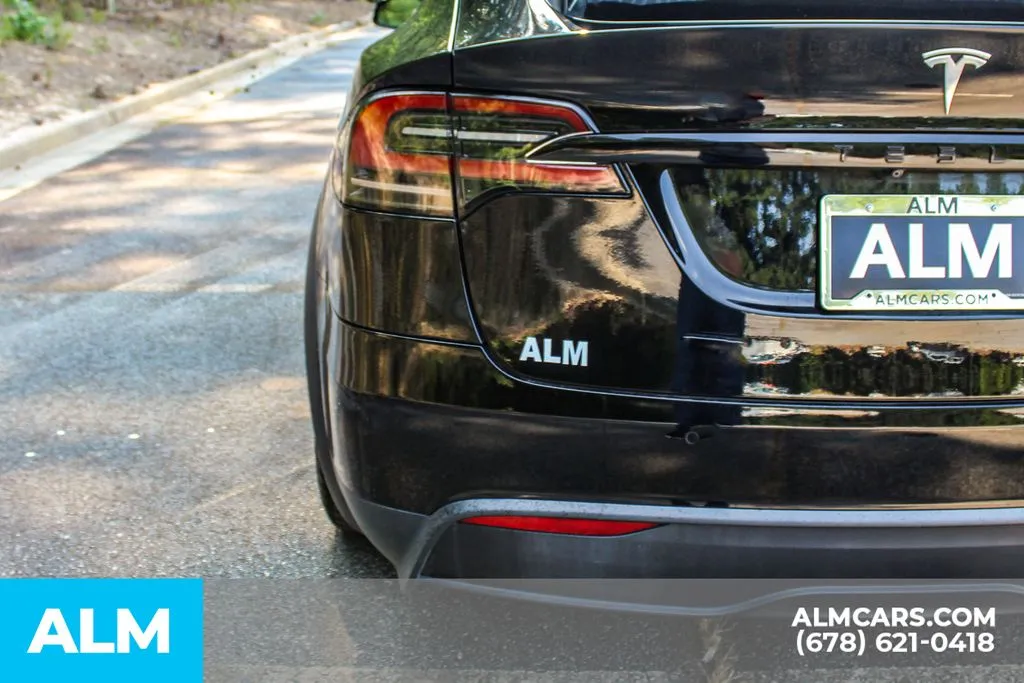 Tesla Model X photo 12